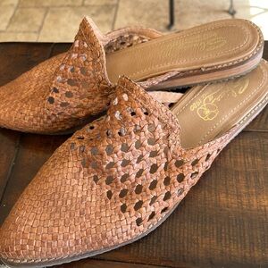 Sbicca wove leather flats